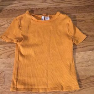 H&M Mustard yellow cropped t-shirt
